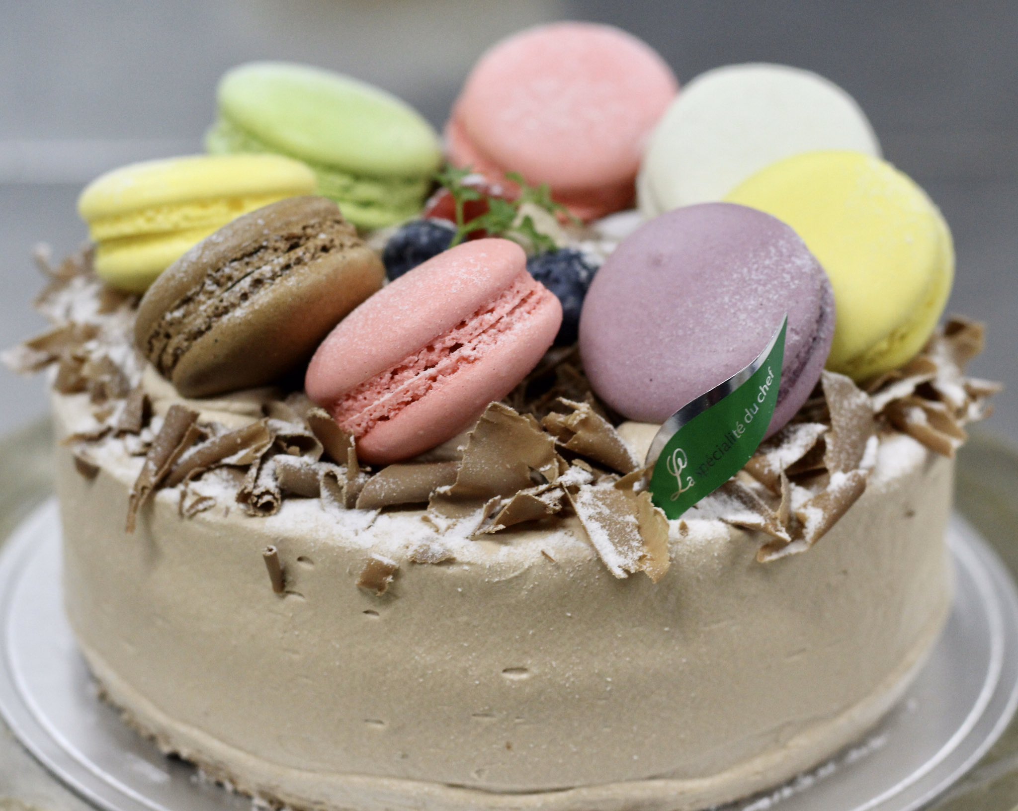 تويتر コム デセール على تويتر 今日のバースデーケーキ シャンティショコラマカロン増し お好みのマカロンぎっしり8個のせ お 誕生日おめでとうごさいます T Co Ang2witma1
