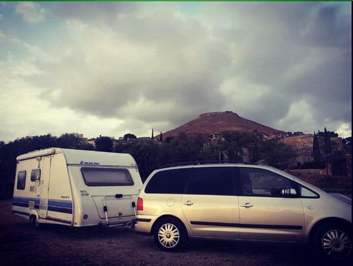 perconcaravana's tweet photo. Queremos compartir con vosotros una nueva iniciativa que se está promoviendo 👉🏽 Cuando podamos volver a viajar, hagámoslo por España 🇪🇸 para ayudar al sector turístico y a diferentes comercios de nuestro país Utiliza #YoMeMuevoPorEspaña https://t.co/M1CaTp6htG