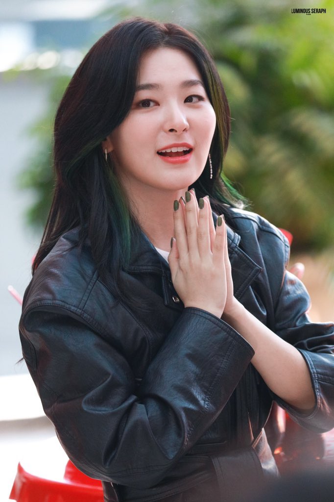 red-velvet-hq-on-twitter-hq-200118-coca-cola-event-seulgi-cr