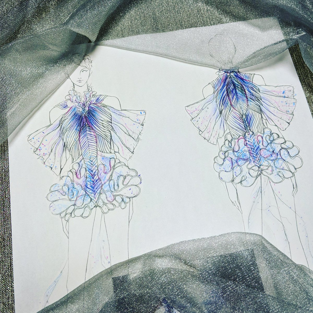 Iori Style 伊藤詩織 على تويتر 深海 深海魚 衣装 デザイン ファッションデザイン ファッションデザイン画 Deep Sea Fish Fashionillustration Fashion Art