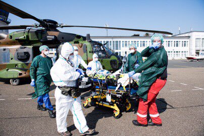 ArminLaschet's tweet photo. Nordrhein-Westfalen hilft Italien 🇮🇹 und Frankreich 🇫🇷 bei der Intensivbehandlung von Corona-Patienten aus Bergamo und Metz. Danke an unsere Kliniken in Essen, Bochum, Köln und Bonn, an alle Ärzte , Pfleger und Piloten für europäische Solidarität in schwieriger Zeit. 🇪🇺 https://t.co/xdwvn8e7uw