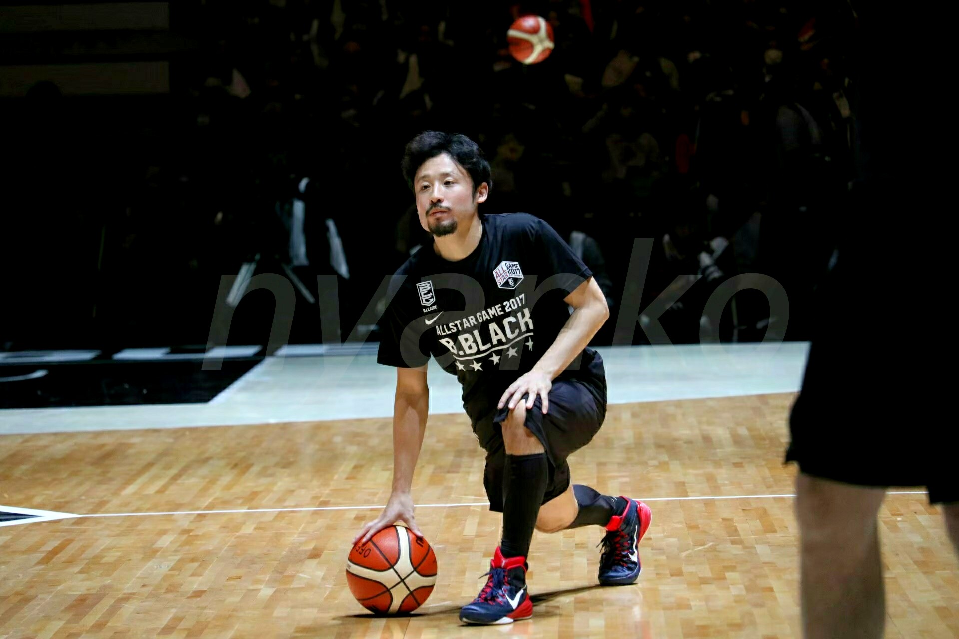 ニャンコ V Tvittere ハイソックス 2トーンカラー後のバッシュ Bリーグファンショット がんばろうbリーグ 令和はバスケだ 写真でバスケを盛り上げよう 宇都宮ブレックス 田臥勇太 ニャンコ V Tvittere ハイソックス 2トーンカラー後のバッシュ Bリーグファンショット がんばろうbリーグ 令和はバスケだ 写真でバスケを盛り上げよう 宇都宮ブレックス 田臥勇太
