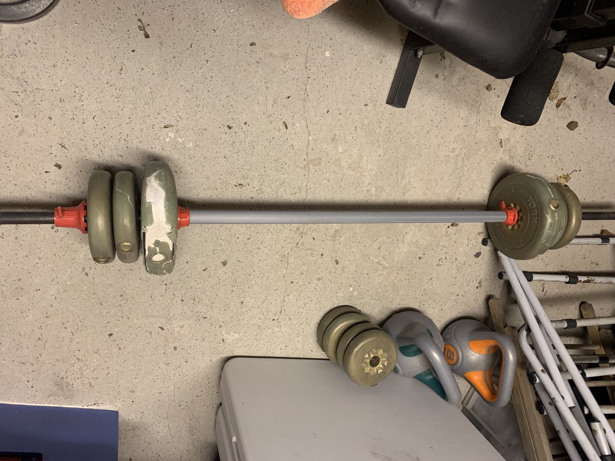 Stevetrumangolf's tweet photo. Have had these weights since I was about 14! By the looks of them I think that was when I last used them 😂😂 #letsdothis #letsnotdothis 🤔 #healthandsafety https://t.co/cvQnRxxuC8