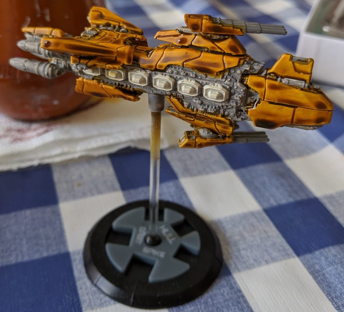 battletricks's tweet image. @isorna anda experimentando con las contrast y nos enseña hoy el crucero pesado del comandante de la flota, "El Dorado", para Dropfleet Commander de @TTCombat
#YoMeQuedoEnCasa #dropcommander #dropfleet