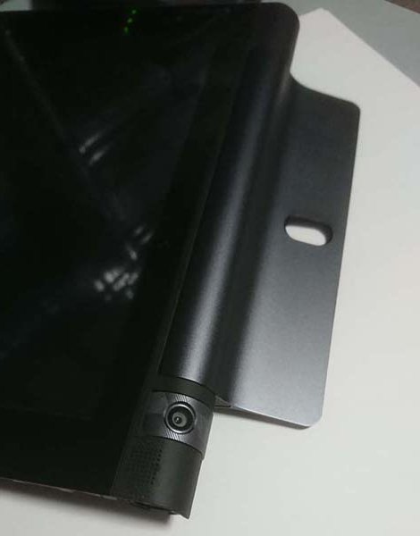 YAM_yama0829's tweet image. 再組み立てのYogaTab3。
液晶部分的に微妙に浮いてるけど・・まあ・・。
ん・・Android 6.0.1・・・。もうこれ以上・・・・。
そして重い・・？YogaTab2（windows10）より
色々作業が・・・んー・・・あまり使えないかな？

#ジャンク
#YogaTab3