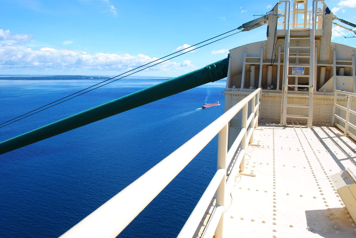 TheIslandHouse's tweet photo. Mackinac Island from the top of the Mackinac Bridge 👀 https://t.co/tQ6xxSGvlW