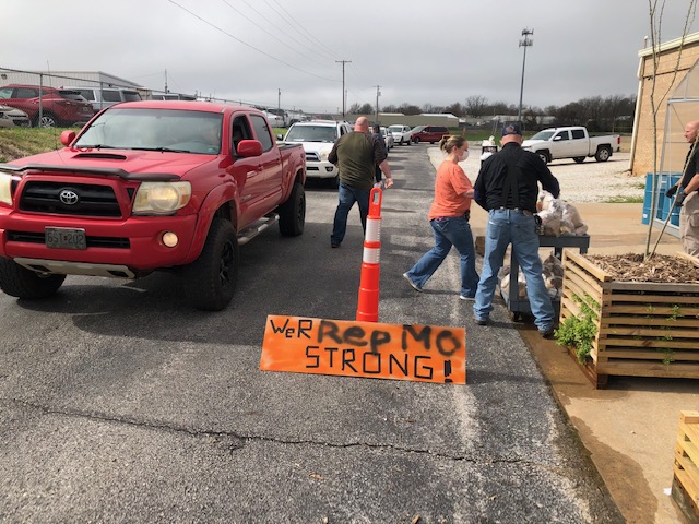 RepublicSchools's tweet photo. Free food dist at RMS Mon-Fri 11-1 during closure. Bus delivery to below locations from approx 11-11:30 starts 3/30. #repmoproud
Alpine Village
S. Lewis Street in Battlefield near the Prairie Oak Village Apartments
Old Stone Apartments
Hines Street Pharmacy
Calvary Baptist Church https://t.co/VuqvWJPpij