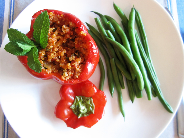 Quinoa Stuffed Peppers with Almonds and Mint - myvegan.menu/quinoa-stuffed… 🌱

❤️ or RT!

#food #foodporn #yum #yummy #foodpic #vegan