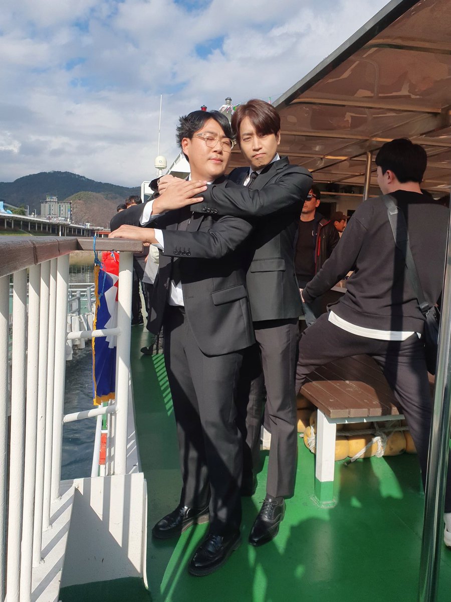 OfficialMunEric's tweet image. 문셰프, 서하마을에서 식모생활 시작하다?!
오늘 밤 10시 50분 채널A &amp;lt;유별나! 문셰프&amp;gt; 본방사수로 확인하세요🌟🌙

#에릭 #ERIC #신화 #SHINHWA #채널A #짭쪼로맨스 #유별나문셰프 instagram.com/p/B-R1a8EBlRJ/