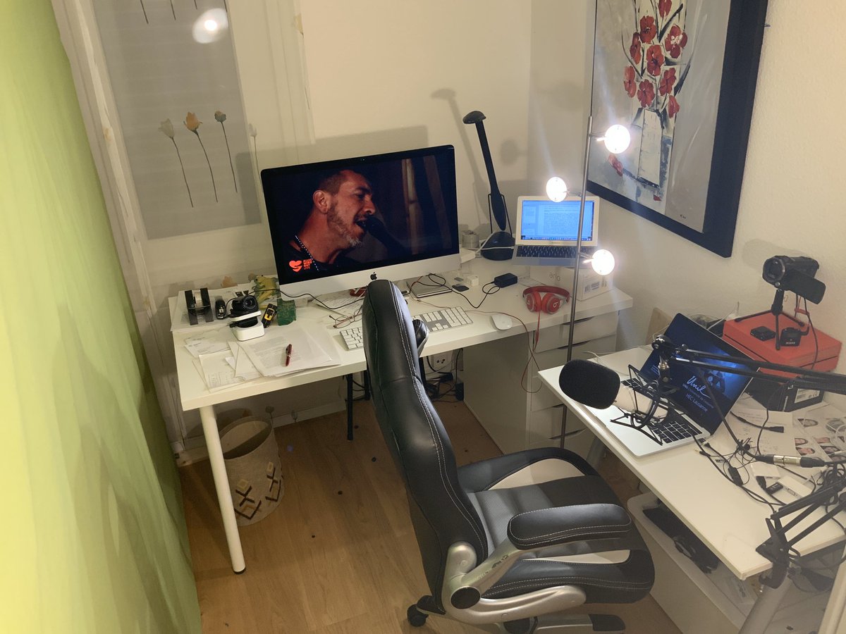 #alleswirdgut 
Uni geschlossen - Unterricht geht weiter, ungebrochen.  Es chunt guet. Zäme hebe - Musig lose.  ❤️👋🤓