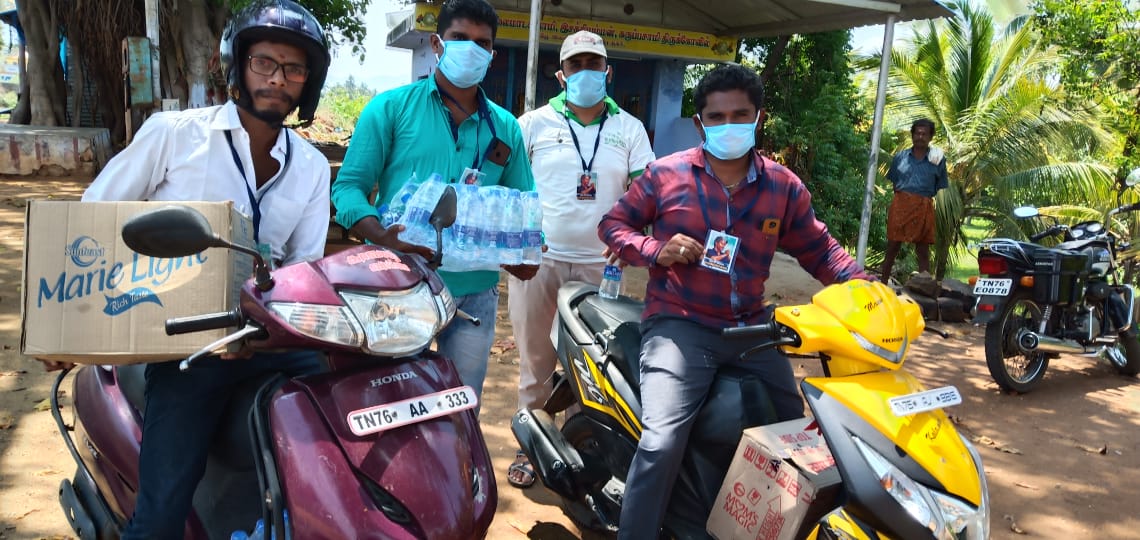 avadhaar's tweet image. #CoronoLockdown தென்காசி மாவட்ட தலைமை தளபதி விஜய் மக்கள் இயக்கம் சார்பாக 150 தண்ணீர் கேன் மற்றும் பிஸ்கட் பாக்கெட்டுகள் #காவலர்களுக்கு மற்றும் #துப்பரவு_பணியாளர்களுக்கு மற்றும் #ஆதரவற்றவர்களுக்கு வழங்கப்பட்டது..
@tenkasi_VMI_off 👏

#ThalapathyVijay #Master #VijayFans #VMI