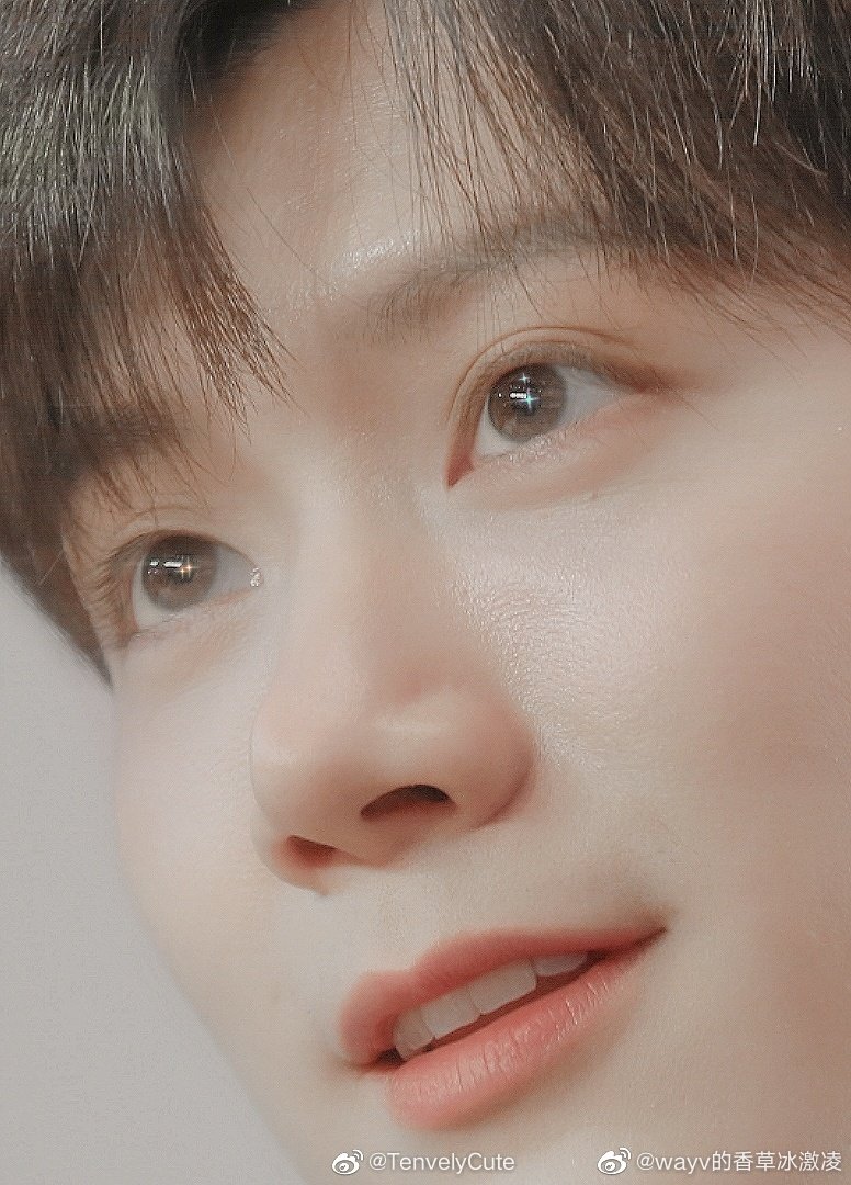 firsttotenth's tweet photo. ใจจะขาด https://t.co/J4UU4O1bl8