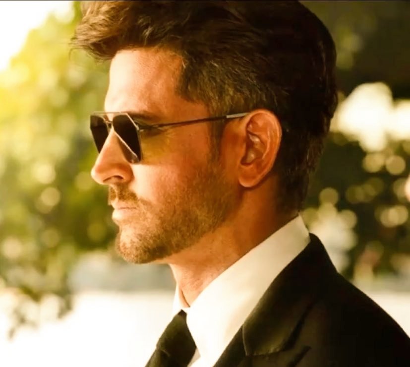 SamyGioia's tweet photo. @iHrithik Love u ❤❤❤
#WARonStarPlus https://t.co/F222q5WCEV