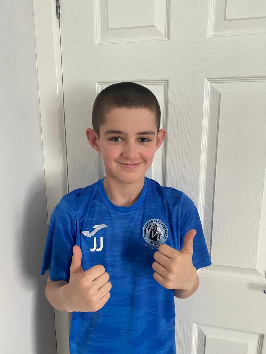 Loads of #CamArmyBaldy pics coming in today!! Well done chaps <a href="/13kylejones/">kyle jones</a> <a href="/mcrutch75/">crutchy/sparky</a> <a href="/SamMJohnson_/">Sam Johnson</a> 👏🏻 over 50 players now 👨‍🦲 <a href="/AcademyCambrian/">Cambrian Academy</a> 
We are closing in on £2000.....over half way to our 🎯 

justgiving.com/crowdfunding/c…

#StayHomeSaveLives