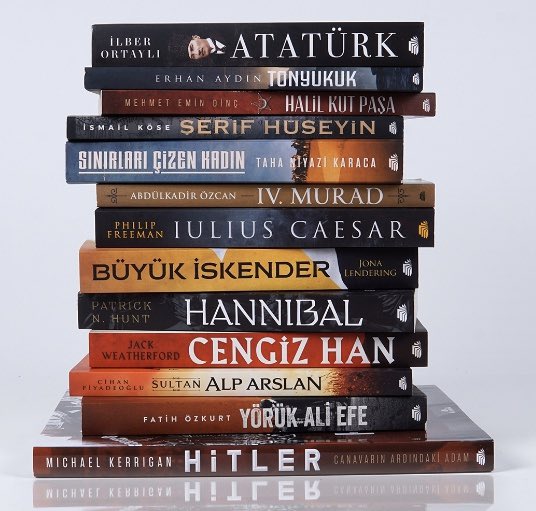 #EvdeKalKitapOku diyoruz ve bu paylaşımı RT edenler arasından seçtiğimiz 5 takipçimize “biyografi” serisinden istediği bir kitabı hediye ediyoruz. Şimdiden keyifli okumalar.
kronikkitap.com/kategori/tarih…