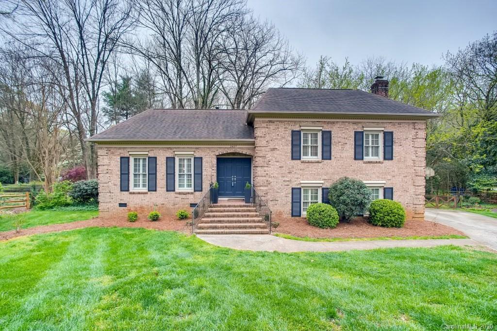 lbryantrealtor's tweet photo. Just Listed in #Charlotte #NC. 3407 Winsford Court! Please retweet!  https://t.co/ue9xzwGoyZ https://t.co/7RZcZrV4my