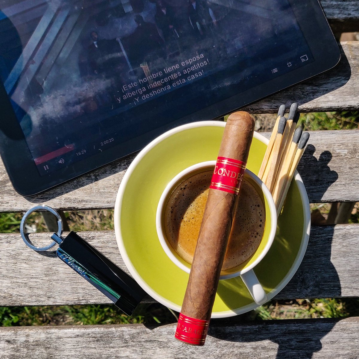 dablascodelgado's tweet photo. Sobremesa con La Bohème (gracias @teatro_real por abrir tu videoteca gratuitamente en este confinamiento), un buen café y CONDEGA Serie F Marevas.
#clubmomentohumo #condegacigars #condegatime #condegaseries #casatabaco #stdupont #laboheme #teatroreal #cigars https://t.co/HFAfizojiE