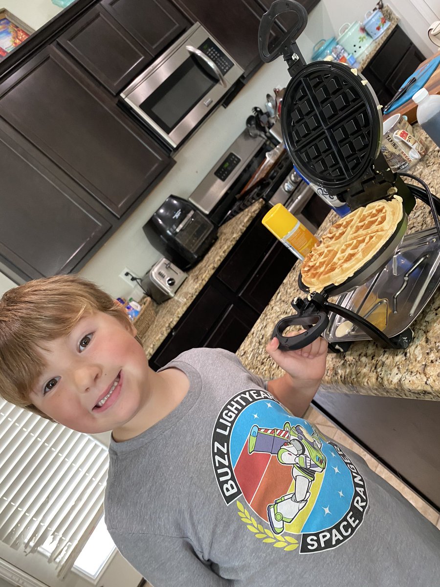 Alexfunnypants's tweet photo. Henry has stayed busy working to perfect his pancake and waffle skills during his quarantine. We were lucky that heโs made us breakfast 3 times this week! He said he is officially ready to beat Chef Bobby Flay! #chefHenry @bflay @GDeLaurentiis https://t.co/27EonYOr3Y
