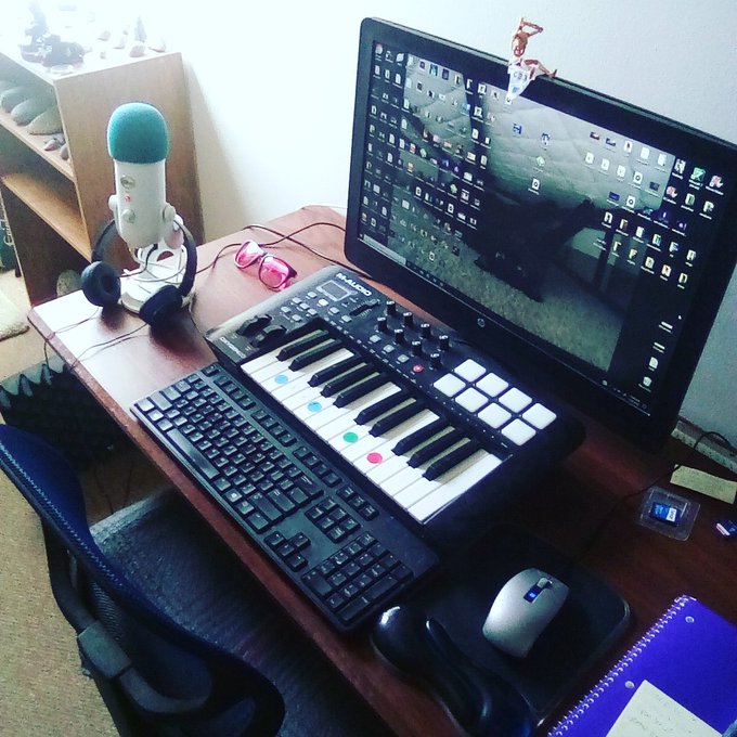 Danny Gallows (10/31)’s pics and videos