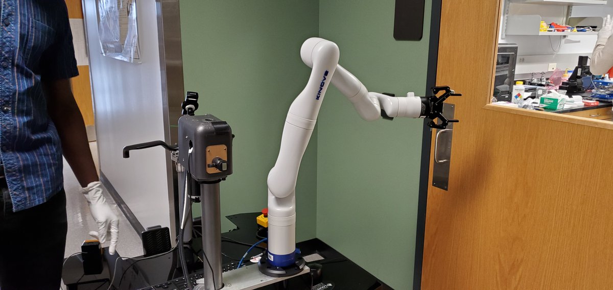 NGS_Group's tweet photo. ARNA has a new arm! Almost ready to disinfect hallways and door handles. #Robotics #healthcare #StopTheSpread @uofl @UofLSpeedEng https://t.co/jwl8BmVPlQ