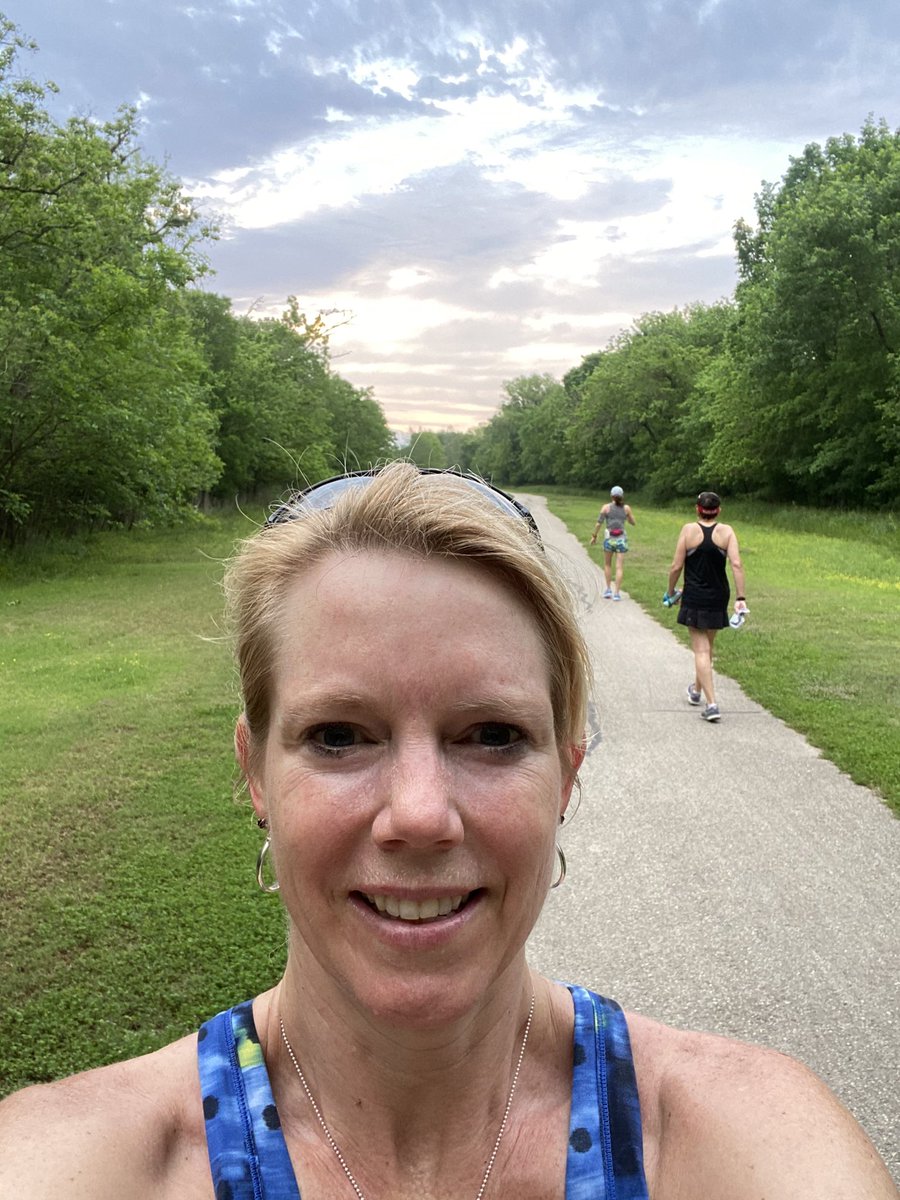 RunningStacy's tweet photo. I love running early enough to watch the sun rise! God is great! @ME_Mustangs #MustangStrong #WEareME #MeadowsStrong #MustangNation https://t.co/l4NpdBIquW
