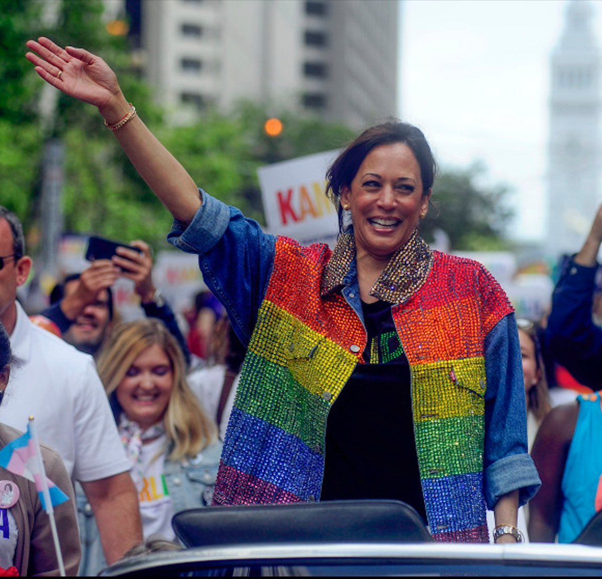 Kamala Harris as cop cars, a thread: