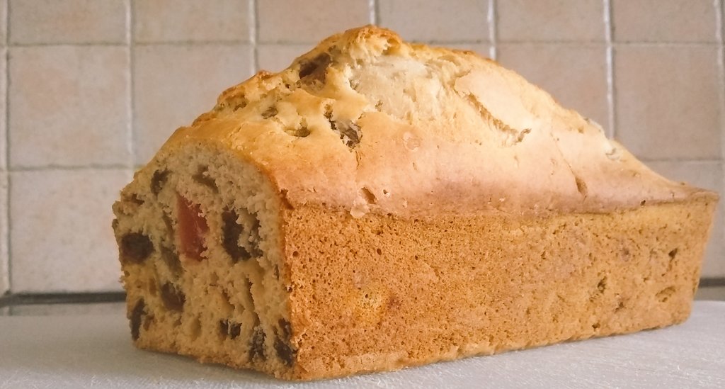 i've been baking!
anyone fancy a slice of tea loaf

kettle's on☕!

#creativity
#creativityathome #COVID19
#StayAtHomeAndStaySafe #stayhealthy #lockdown #mentalhealth #Wellbeing #wellness #selfcare #SaturdayThoughts
#SaturdayMotivation #SaturdayMood