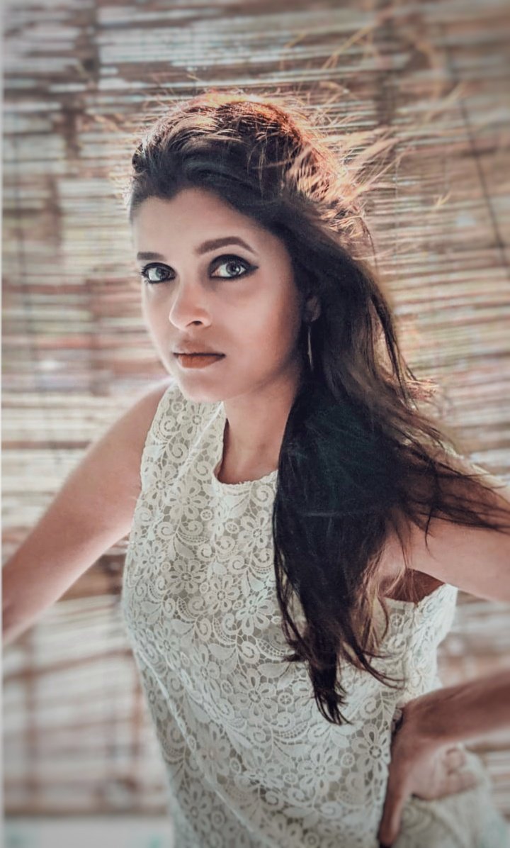 Let the mind be strong, the heart be brave and the soul be fierce🔥
📸 <a href="/soum_80/">Soum80</a>
#quarantinephotography #quarantineandchill #workfromhomelife #instagramhusband  #teampixel #photooftheday #photoshoot #makeupbyme #photobybae #talentedbae