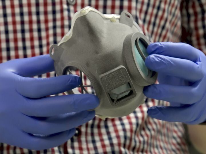 CroeniCharity's tweet photo. CIIRC CTU's open source RP95-3D respirator certified (as FFP3 class safety half mask with interchangeable external filters (EN 140:1999)).
https://t.co/CzhIOPAj55 https://t.co/RAIHWSei8g