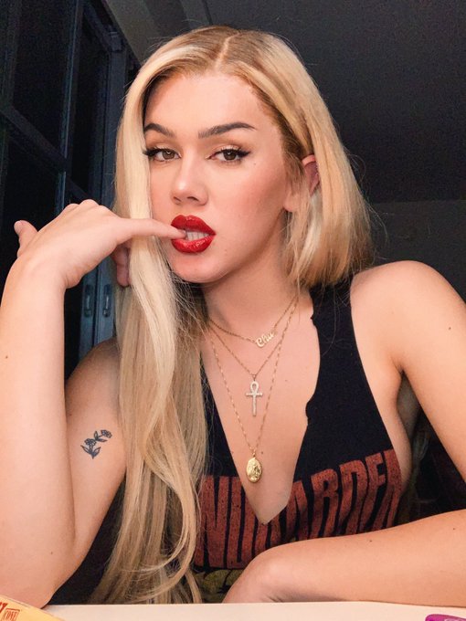 the result of my photo booth music video sessions ✌🏼😙 https://t.co/lC4alLkHlB