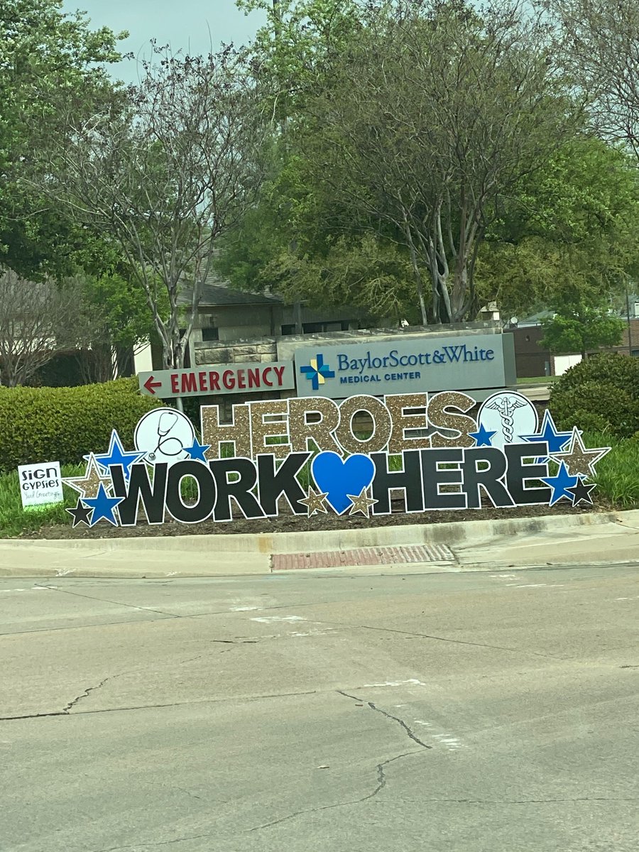 GrapevinePolice's tweet photo. Whoever set up this sign must have read our minds. Please join us in saying thank you to the men and women at @bswhealth in Grapevine for being OUR heroes. Their compassion, service, and commitment to our community (and us) is truly amazing. https://t.co/bzTC8UCdOZ