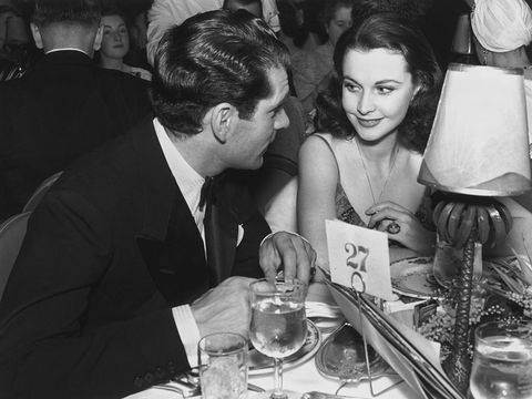 TheSavoyLondon's tweet image. Whilst exploring our archives, we came across this wonderful photo of Vivien Leigh and Laurence Olivier locking eyes for the first time in the Savoy Grill. We&apos;ve played our part in so many romances over the years and look forward to being the backdrop for many more. #SavoyStyle