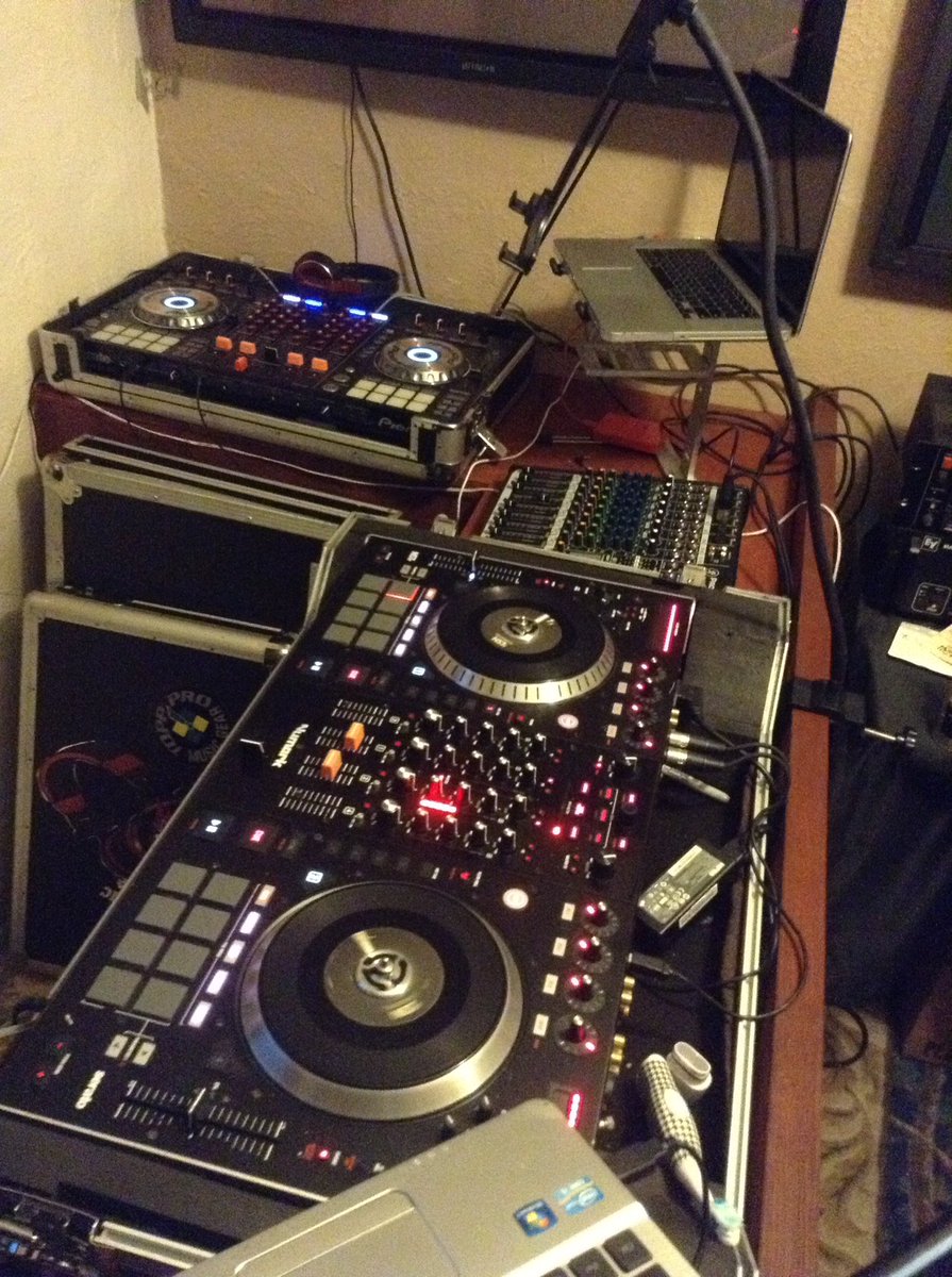 wehotradio1's tweet image. Wehotsound.com #krykey #wehotradio#@wehotradio @trexz @wehotradio1 @LamonteBrown @WPMMRadio @MrBaggsPBFE @Deycallmegg @BetterThanFM