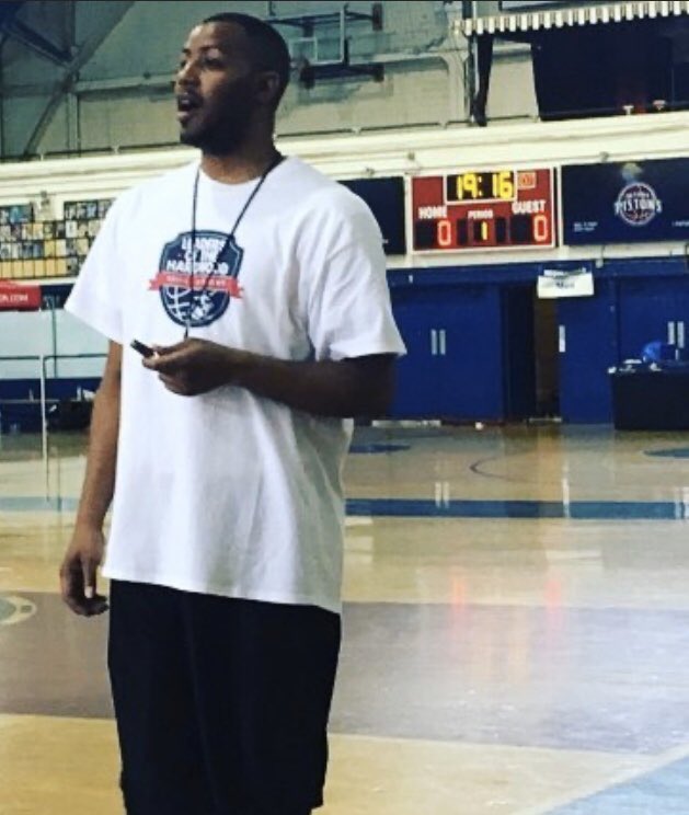CoachPreacher1's tweet photo. @ksu_cojac @CoachTLJohnson @CoachMcRoy @Trey_Handsome 💯Appreciate you @ksu_cojac - Once you are nominated you have 24 hours to respond or donate $20 to a local charity. You then nominate 4 coaches. Then post a picture of you coaching! I nominate these 4 coaches: @MrLjaaber @CoachJobey @CaliTSO @tgotnext https://t.co/AxvljqQ6Bz