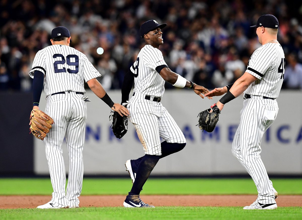 Betcris's tweet photo. ⚾ La #MLB regresa hoy con 2 grandes 𝗷𝘂𝗲𝗴𝗼𝘀 𝘀𝗶𝗺𝘂𝗹𝗮𝗱𝗼𝘀:

#Yankees -270 🆚 #Orioles +222
#RedSox -220 🆚 #BlueJays +184

😎 Apuesta por los 2 equipos ganadores en #Betcris ➡ https://t.co/Q1TxWFNnKs

#SportsSims https://t.co/PIGz8bch20