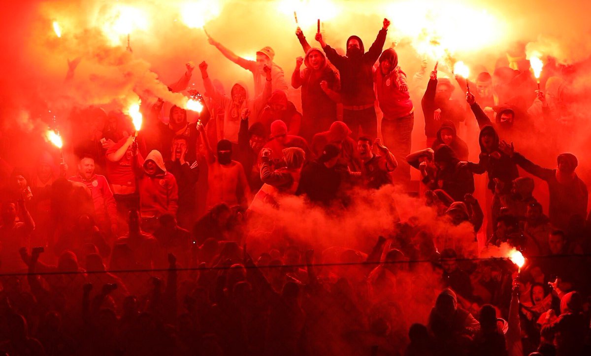 Galatasaray's tweet photo. Thanks for nomination @Arsenal! 👋

#FootballClubChallenge accepted ✅

1. Badge 💛❤️
2. Stadium 🏟
3. Fans 🔥🔥🔥 
4. Players 🦁🦁🦁

Up to you 👊

🏴󠁧󠁢󠁥󠁮󠁧󠁿 @LFC
🇦🇷 @RiverPlate
🇩🇪 @S04 https://t.co/yuyjRPtGBS