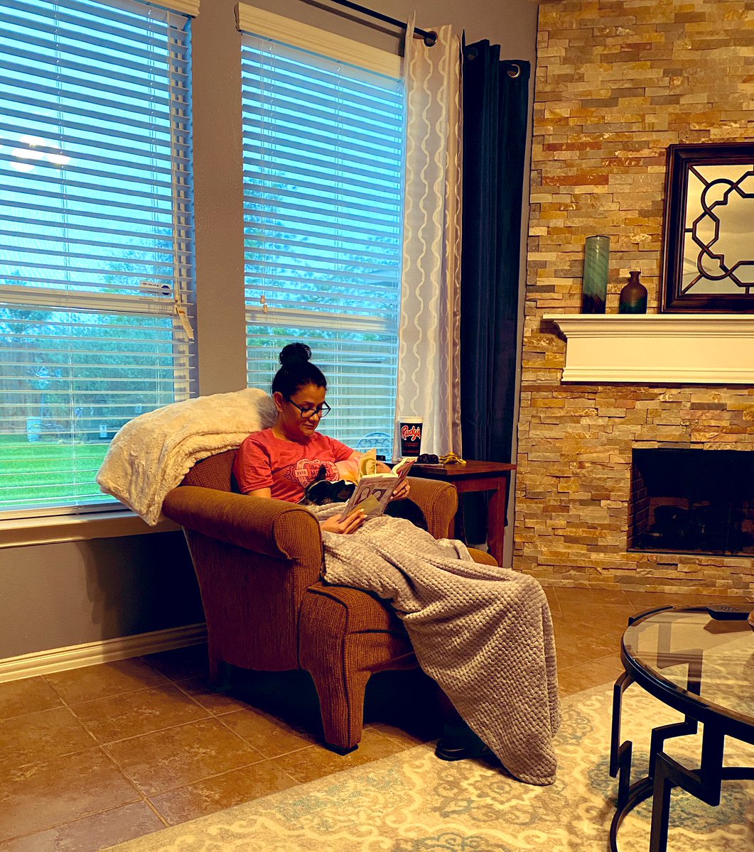 Katy_JHLibrary's tweet photo. Reading time with my buddy Dak!! #StayHomeStayHealthy #keepyourmindactive https://t.co/rtNw3kMwiM