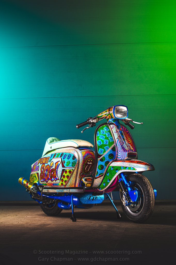 StuSmithScooter's tweet photo. Some of Gary Chapman’s amazing pictures of the show-stopping front page scooter’Pure Acid’. #scootering https://t.co/G6J56VGqH7