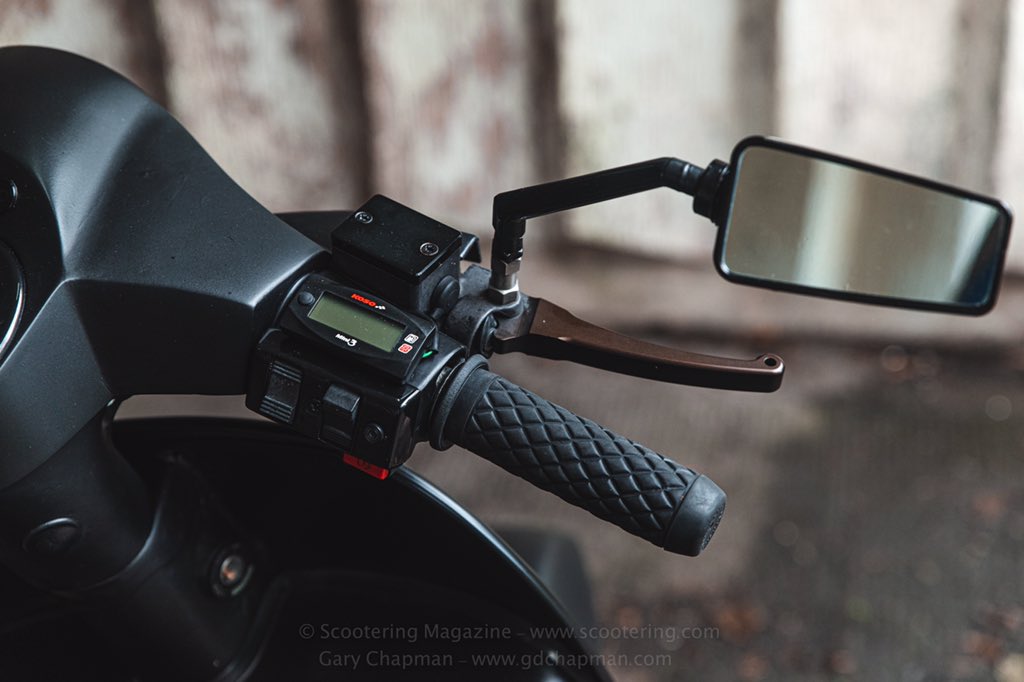 Some of Gary Chapman’s amazing pictures of Craig Shenton’s award-winning Street-Racer Vespa ‘Masterplan’ #scootering