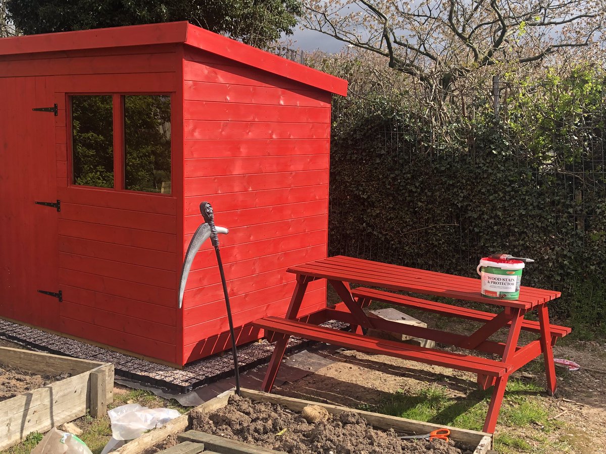 a1679's tweet photo. Round two @ProtekWoodStain My picnic bench is rejuvenated #fireenginered and now matches the shed #nothingissafe #gardeningisnotcancelled ❤️❤️❤️ https://t.co/RqlXwZJMaZ