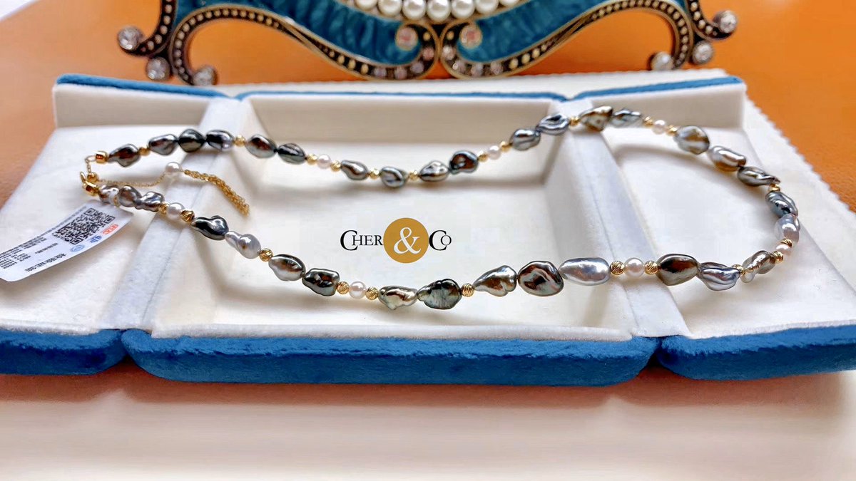 CherandCo's tweet photo. Gorgeous contemporary designer - natural lustrous Tahitian Keshi (around 5-9mm), linked with Akoya pearls and 18k gold necklace 💚

For the details and price DM @cherandco

Cher&amp;Co custom-make your pearl jewellery 💖

#naturalpearls #tahitian #keshi #necklace #StayAtHome https://t.co/RE4fSUi0M9