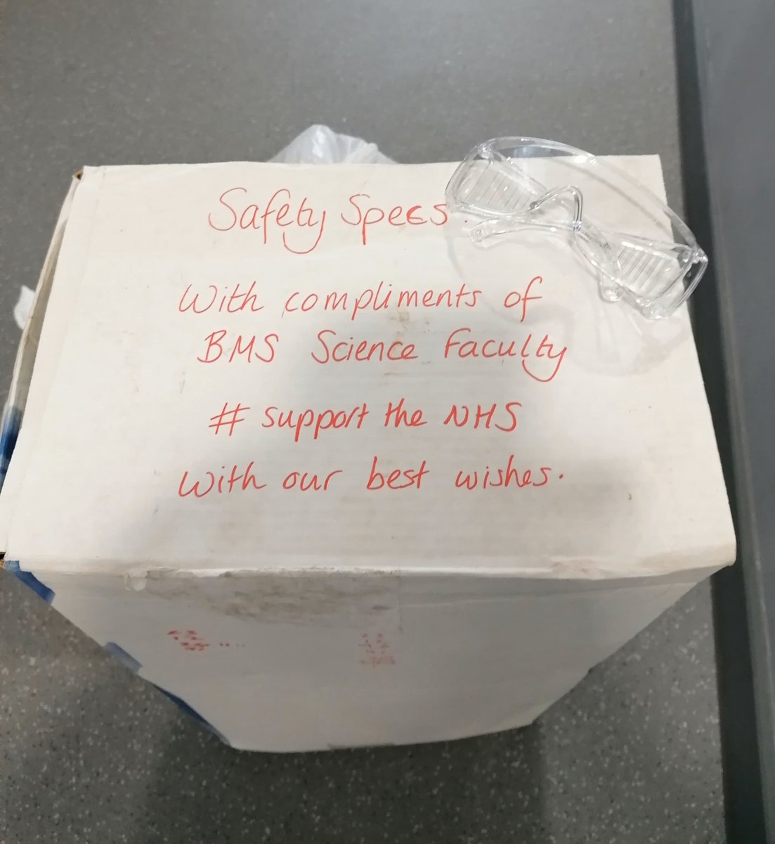 BedfordModern's tweet photo. Dr Oswald delivered 250 pairs of lab safety specs to @bedfordhospital this afternoon to protect our local #NHS colleagues in the fight against #Coronavirus.  A small gesture from BMS to help these amazing individuals. #ThankYouNHS #StayHomeSaveLives https://t.co/qoronKkvzw