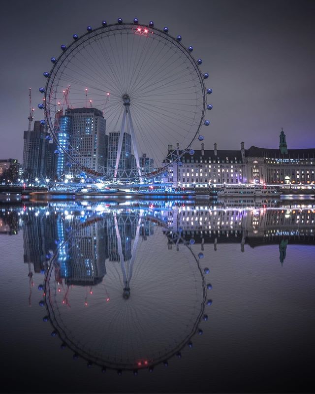 TheLondonEye's tweet photo. Coming together as a global community is as important as ever right now 🌎 We’ll be switching off our lights at 8.30PM in support of the @WWF_UK's #EarthHour – get involved with this global movement by switching off whichever lights you can in your own home 💡

📷 @levanterman https://t.co/rl2F8zQWle