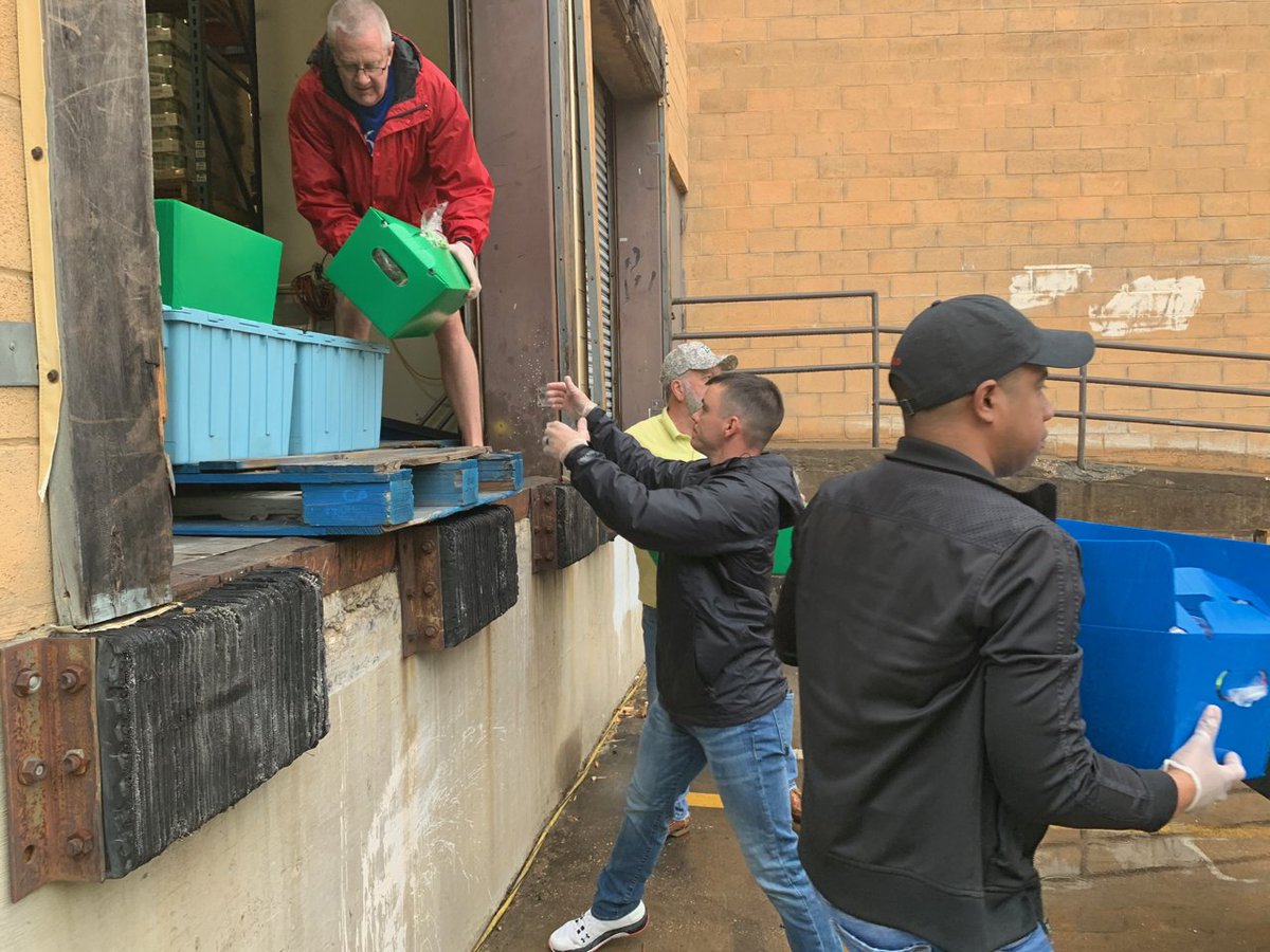 6stones's tweet photo. We are experiencing a modern miracle. 🙌

In the last week, we've served more families than we usually see in a month. But the food keeps coming in! God is using YOU to do Kingdom-sized work in the midst of crisis. https://t.co/QeR6sr3YP5