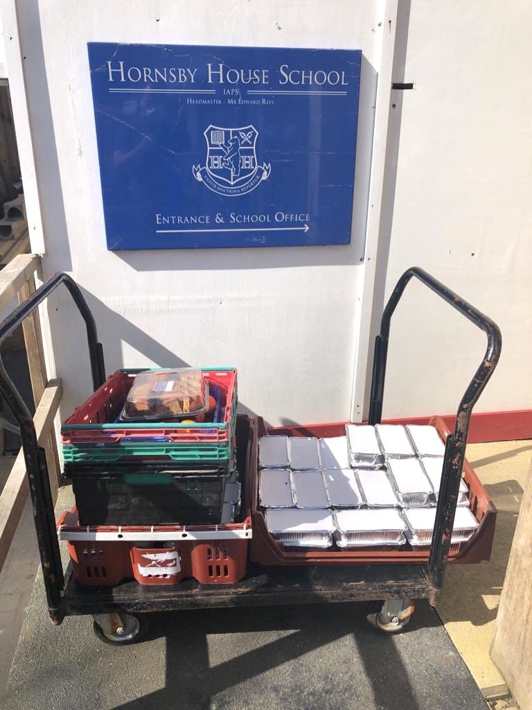 balhamnewsie's tweet photo. Over the last few days, business &amp; organisations across the local area including #Balham's @deelightbakery, @GAILsBakery &amp; @hornsbyhousesch have been supplying the @CriticalNhs staff working @StGeorgesTrust with food &amp; supplies/donations. Full story: https://t.co/E9U1wjh9Js https://t.co/zt0BSipSjB