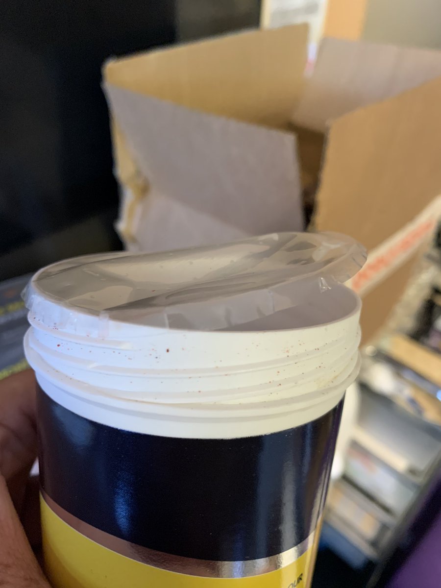 kh4ndashian's tweet photo. I bought premium fish food and 3 month filter from @the_fishkeeper I can’t believe the fish food container was open, seal broken and food was low. Who is picking this order? how dare they give a used item to customer. This was bought online, paid full price. I want my money back! https://t.co/AnykcSrrPe