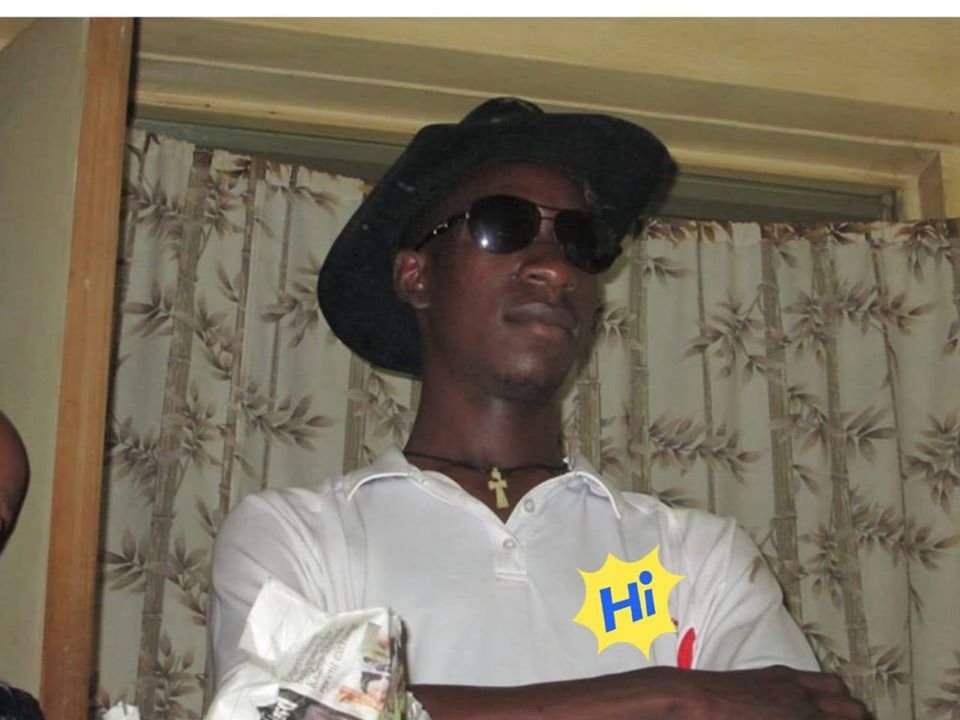 Ni masaa ya wazee kuvaa god father na kutulia ndani ya nyumba tayari kwa miki wao motooo saana #Etsiafumaaaaa omwana wa chifu nishavaa yangu.🎩🎩 <a href="/andati_nelson/">Omwana Wa Chifu</a> <a href="/Mulembe_FM/">MulembeFM</a>