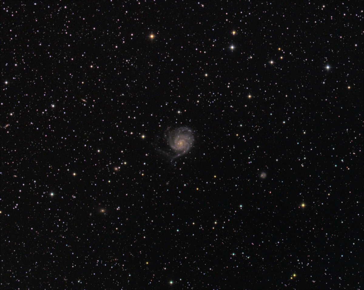 KeefBram's tweet photo. 135mm is a little short for Galaxies, anyhow I had a go at M101, its nicely placed for long image runs and away from light pollution.Crop image &amp; full frame 2.5hrs Lum and RGB  #samyang #135mm at F2.4  #Atik #383L+ &amp; #ZWO #294MCpro   #Astrophotography #lancashire #ThePhotoHour https://t.co/lbZ1xt0dRl