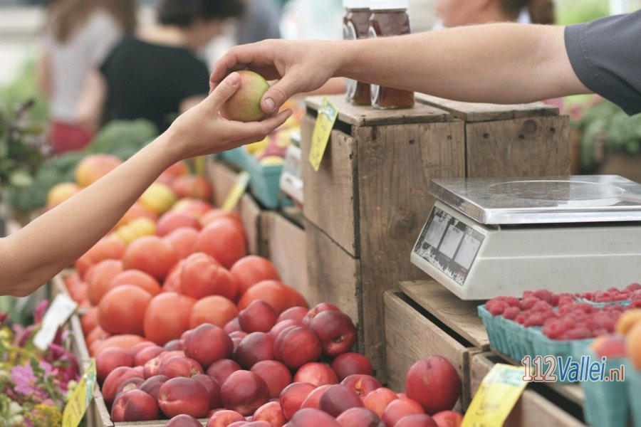 Politie en handhaving vegen zaterdagmarkt leeg in #Ede. 112Vallei.