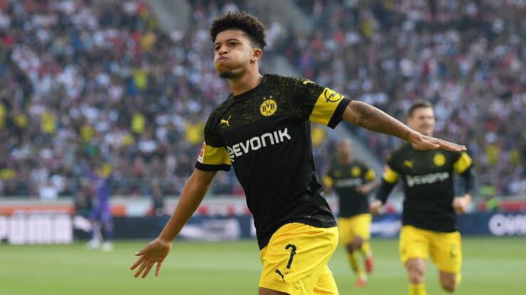 1. At 19, Sancho became the youngest Bundesliga player to ever reach 15 career league goals. He broke through the ranks in 2018/19 as he scored 12 goals and provided 14 assists - more than Messi and 1 less than Europe’s top 5 league assistor Hazard.  #MUFC